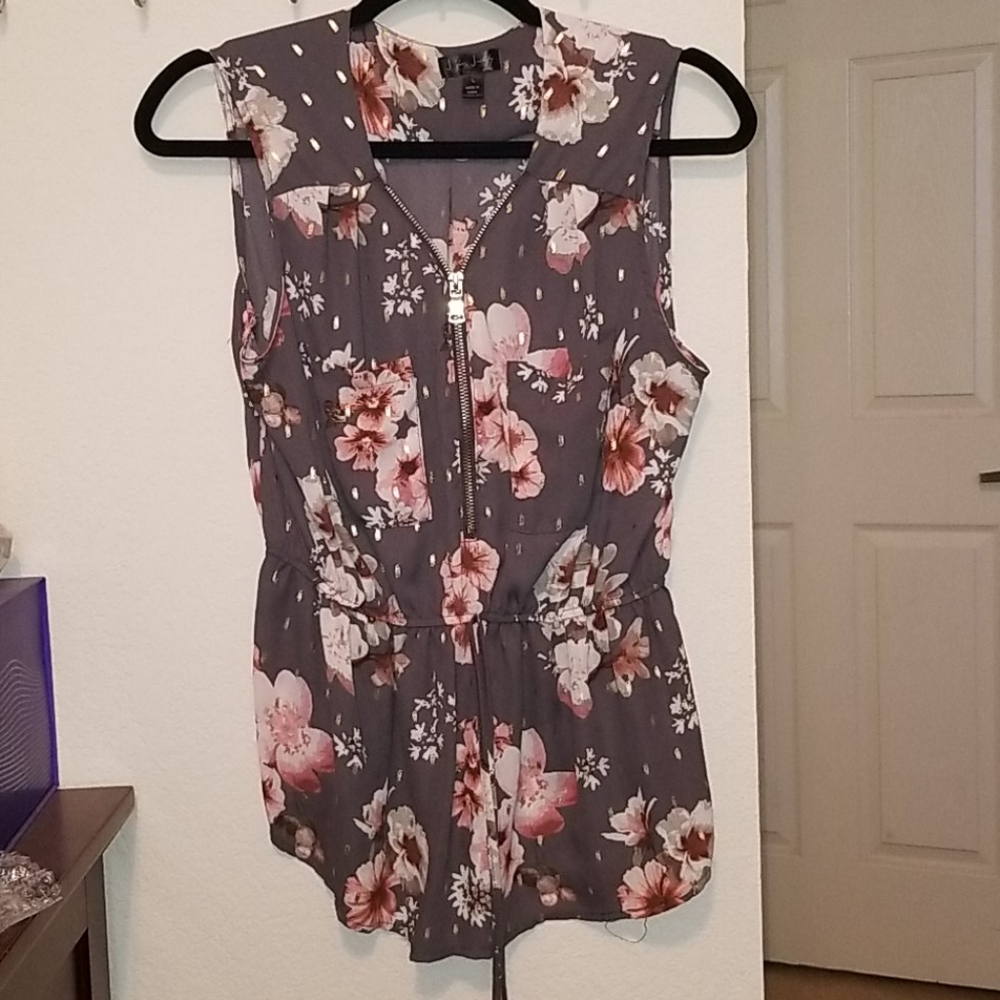 Blouse W/Floral print